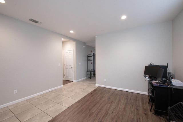 7407 E Vassar Avenue, Fresno, CA 93737