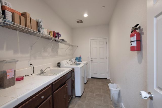 7407 E Vassar Avenue, Fresno, CA 93737