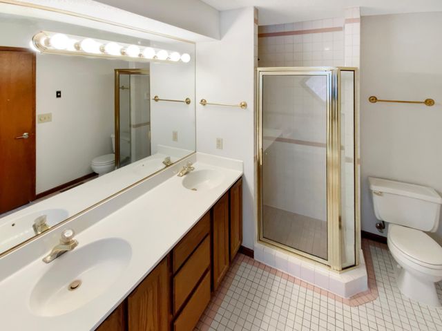 6991 Edenvale Boulevard, Eden Prairie, MN 55346