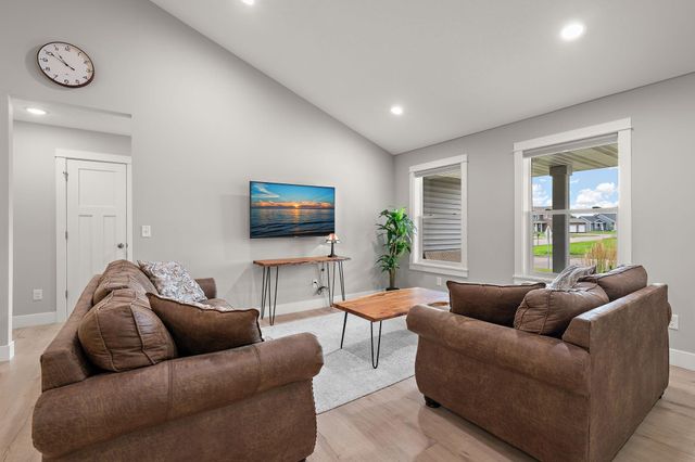 271 Eagle Ridge Drive, Roberts, WI 54023