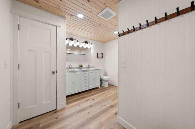 271 Eagle Ridge Drive, Roberts, WI 54023