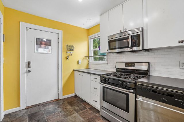1694 Ivy Avenue E, Saint Paul, MN 55106