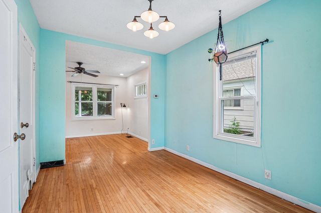 1694 Ivy Avenue E, Saint Paul, MN 55106