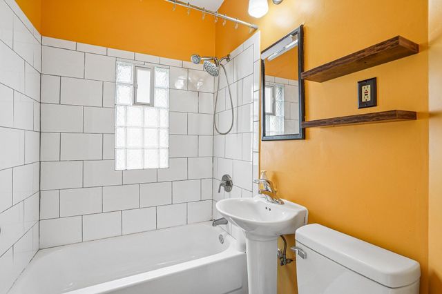1694 Ivy Avenue E, Saint Paul, MN 55106