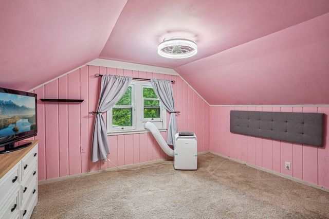 1694 Ivy Avenue E, Saint Paul, MN 55106