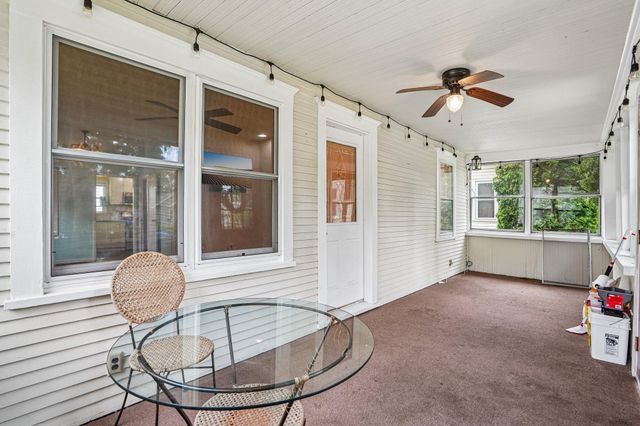 1694 Ivy Avenue E, Saint Paul, MN 55106