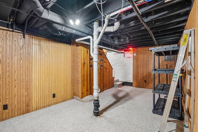 1694 Ivy Avenue E, Saint Paul, MN 55106