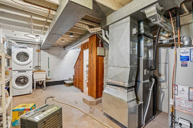 1694 Ivy Avenue E, Saint Paul, MN 55106