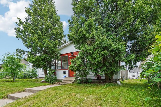 1694 Ivy Avenue E, Saint Paul, MN 55106