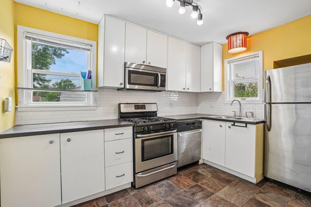 1694 Ivy Avenue E, Saint Paul, MN 55106