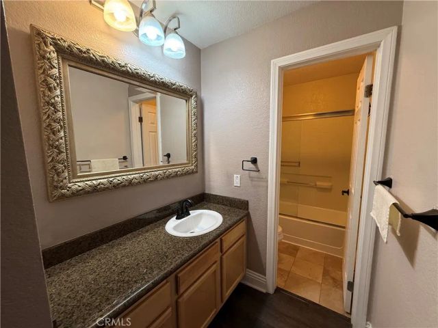 2400 Del Mar Way 201, Corona, CA 92882