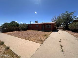 5016 DEBEERS Drive, El Paso, TX 79924