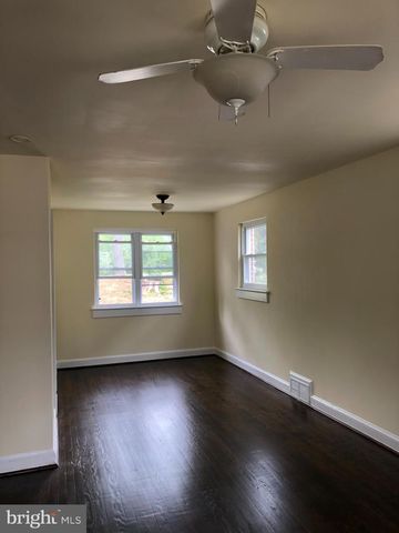 3039 MANNING, Alexandria, VA 22305