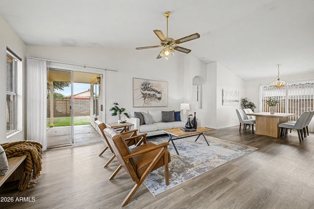 1111 W KINGBIRD Drive, Chandler, AZ 85286