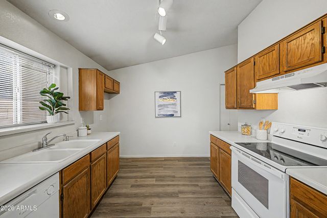 1111 W KINGBIRD Drive, Chandler, AZ 85286