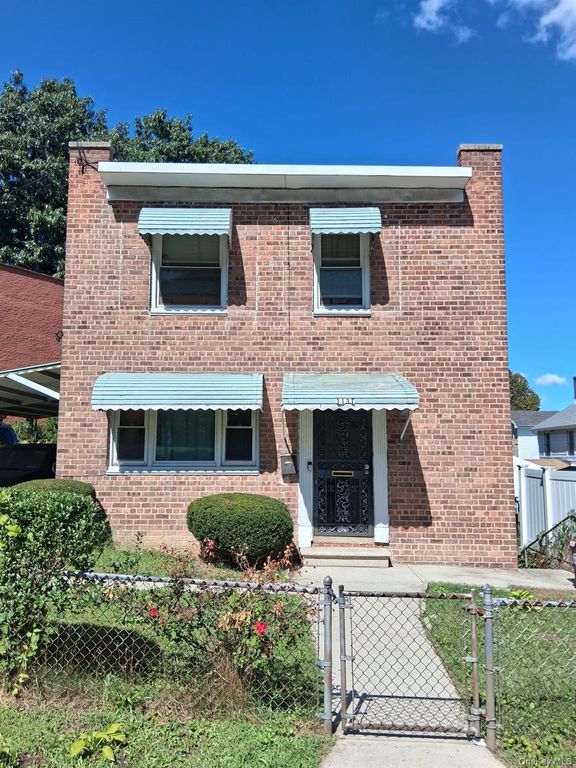 1131 Grenada Place, Bronx, NY 10466 — exterior
