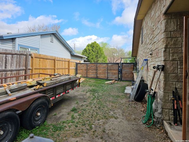 9406 Sugarloaf, San Antonio, TX 78245