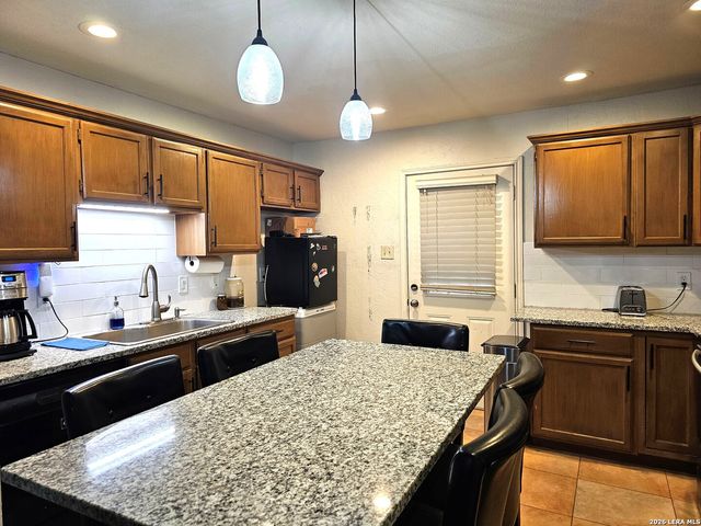 9406 Sugarloaf, San Antonio, TX 78245