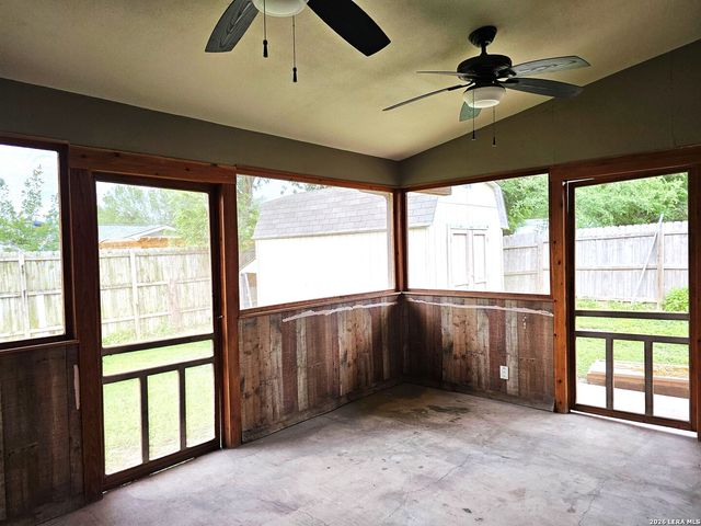 9406 Sugarloaf, San Antonio, TX 78245