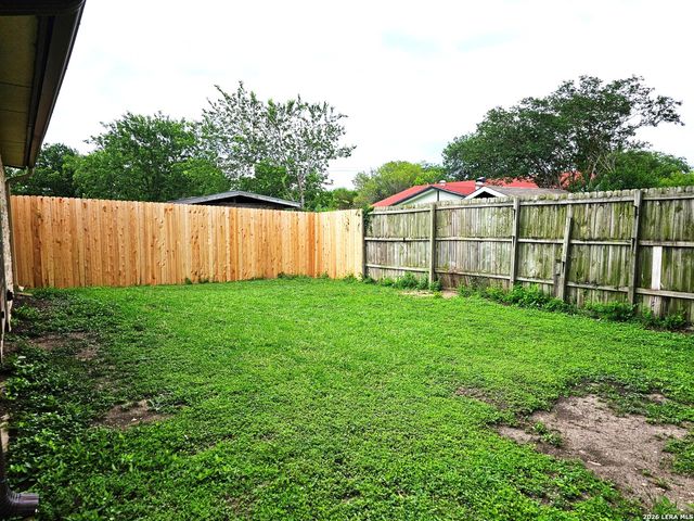 9406 Sugarloaf, San Antonio, TX 78245