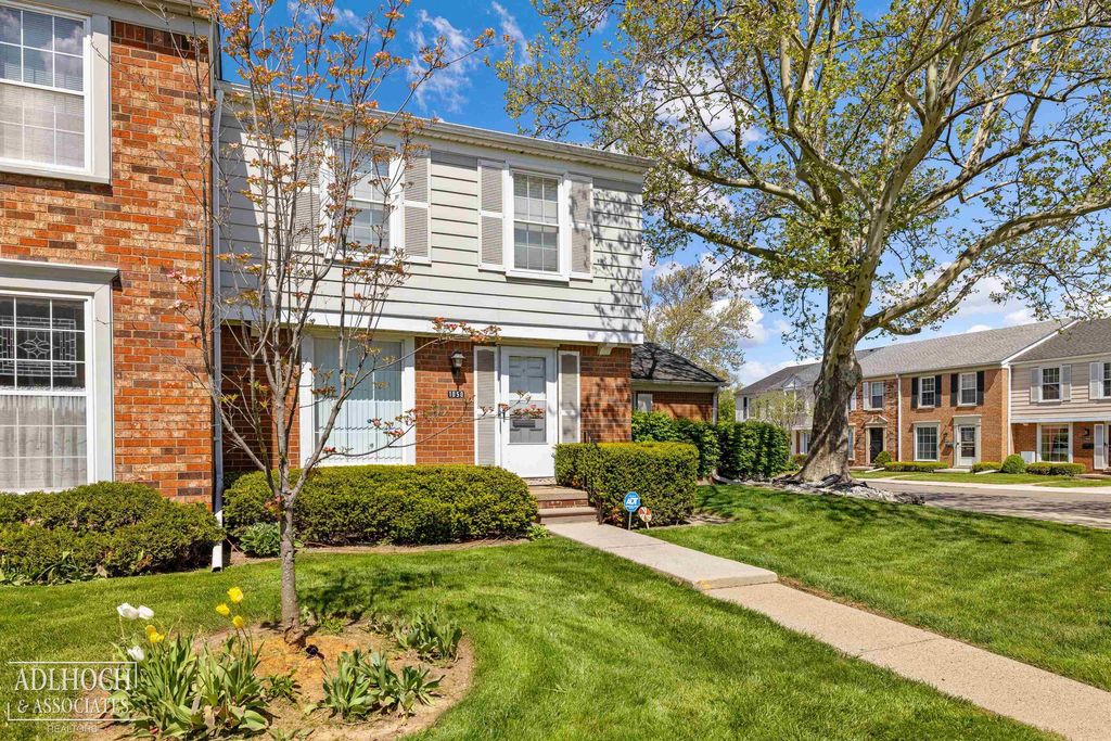 1050 Woodbridge Street, Saint Clair Shores, MI 48080