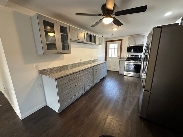 52 Valley Road, Southampton, MA 01075