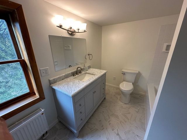 52 Valley Road, Southampton, MA 01075