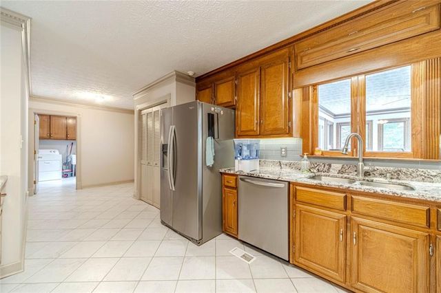 2291 Rabbit Farm Circle, Loganville, GA 30052