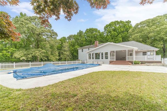 2291 Rabbit Farm Circle, Loganville, GA 30052