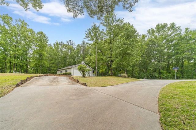 2291 Rabbit Farm Circle, Loganville, GA 30052