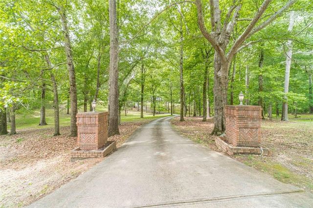 2291 Rabbit Farm Circle, Loganville, GA 30052