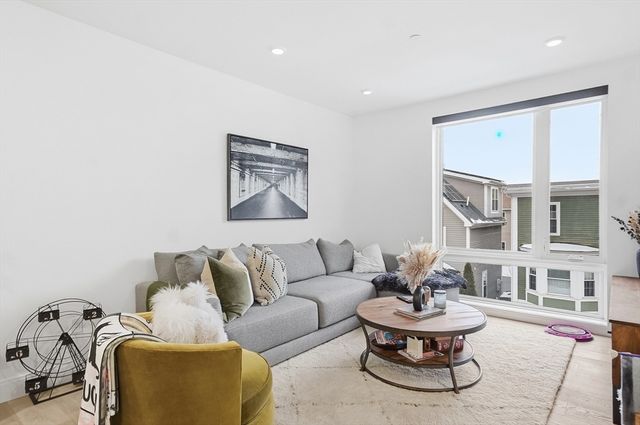 101 - 105 Condor Street 304, Boston, MA 02128