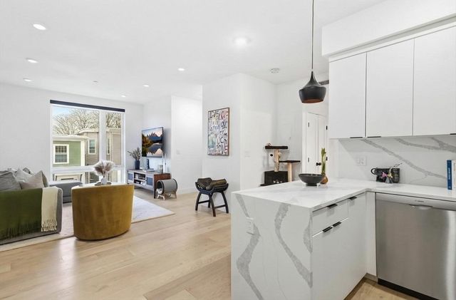 101 - 105 Condor Street 304, Boston, MA 02128