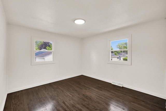 8208 W Keefe AVENUE, Milwaukee, WI 53222
