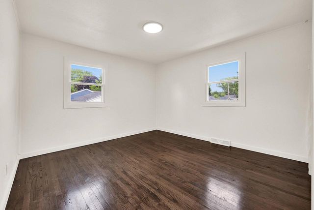 8208 W Keefe AVENUE, Milwaukee, WI 53222