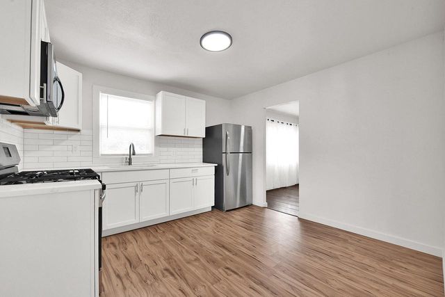 8208 W Keefe AVENUE, Milwaukee, WI 53222