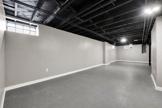8208 W Keefe AVENUE, Milwaukee, WI 53222