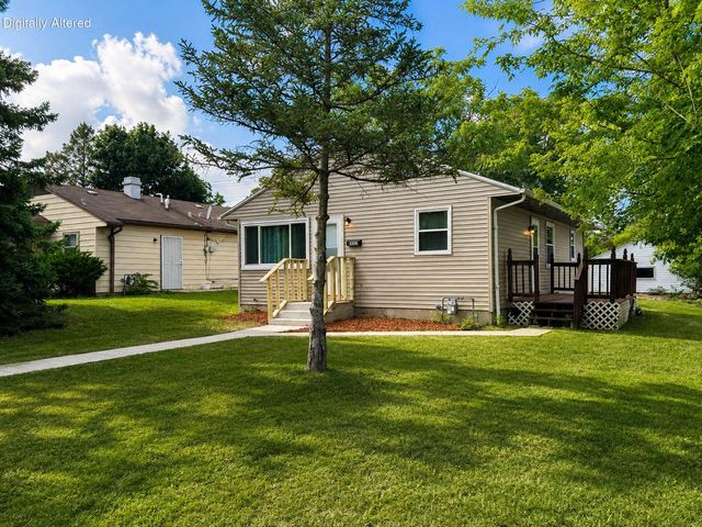 8208 W Keefe AVENUE, Milwaukee, WI 53222