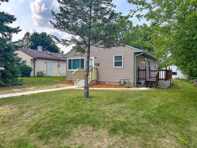 8208 W Keefe AVENUE, Milwaukee, WI 53222