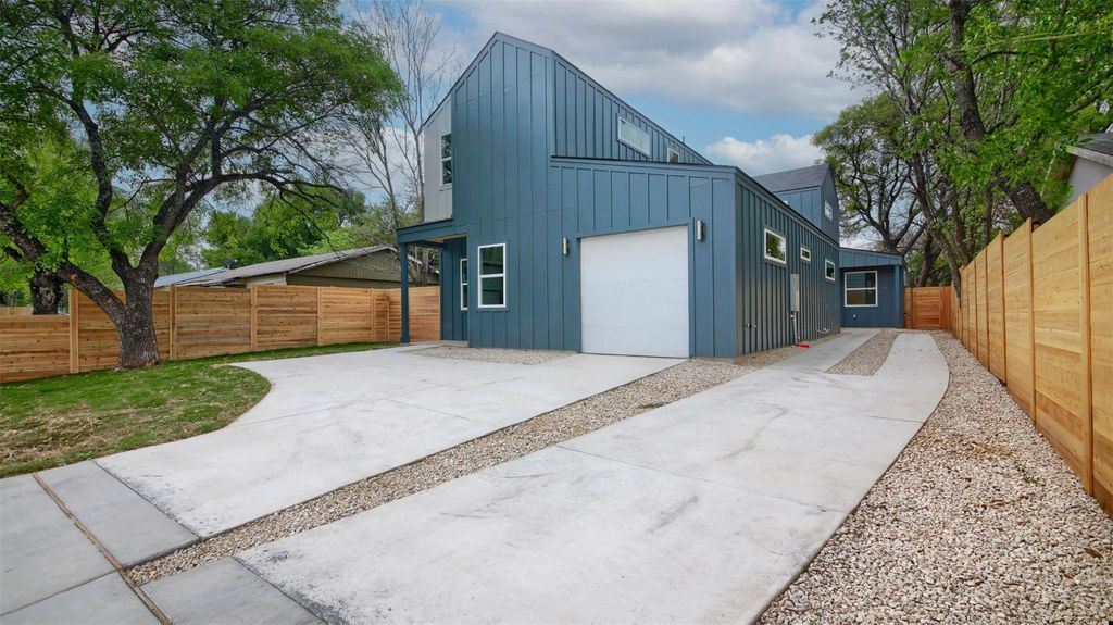 6111 Carnation TER 2, Austin, TX 78741
