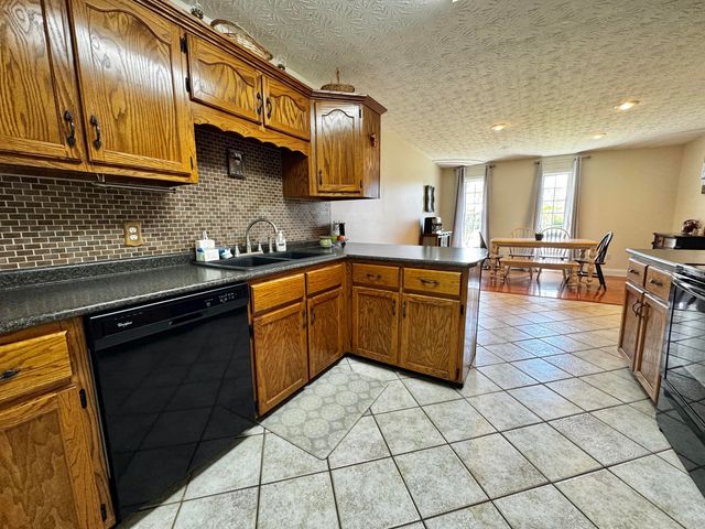 151 Meadowcrest Drive, Somerset, KY 42503