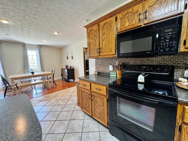 151 Meadowcrest Drive, Somerset, KY 42503