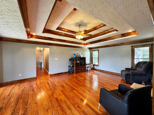 151 Meadowcrest Drive, Somerset, KY 42503