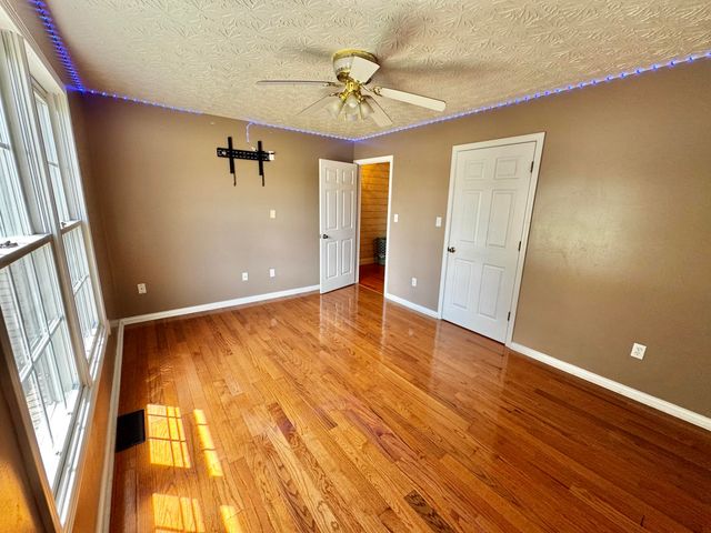 151 Meadowcrest Drive, Somerset, KY 42503