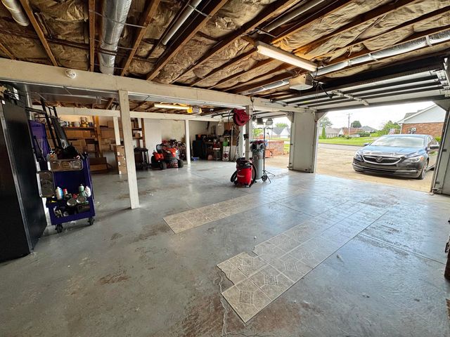 151 Meadowcrest Drive, Somerset, KY 42503