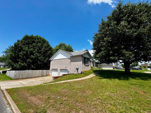 151 Meadowcrest Drive, Somerset, KY 42503