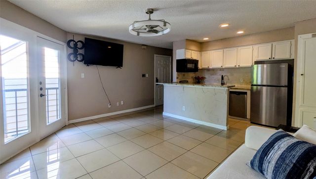 2312 Balsam Drive A303, Arlington, TX 76006
