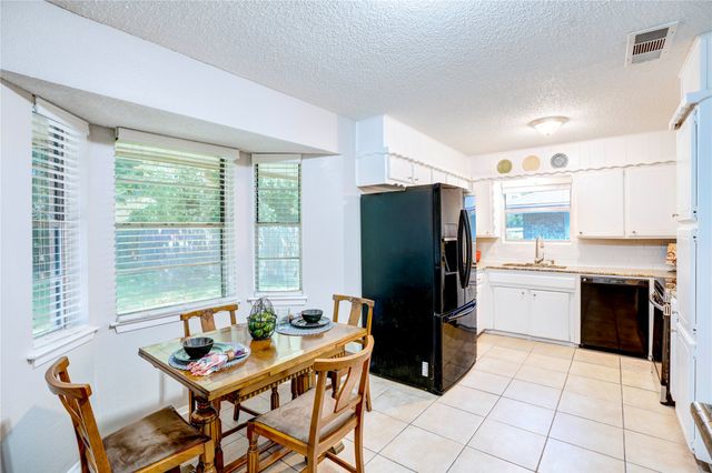 6028 Ridgecrest Drive, Watauga, TX 76148