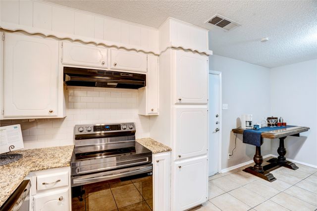 6028 Ridgecrest Drive, Watauga, TX 76148