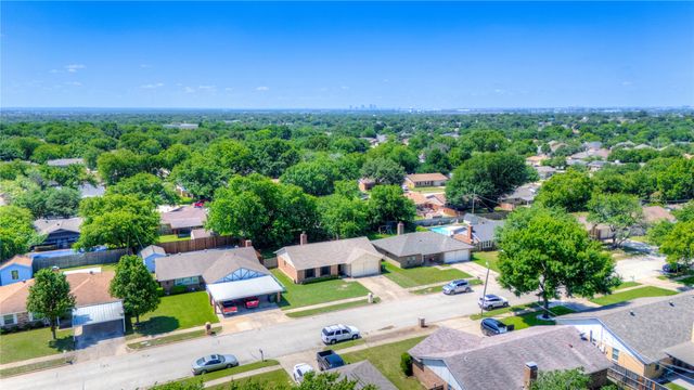 6028 Ridgecrest Drive, Watauga, TX 76148
